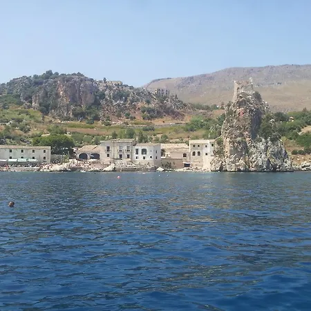 La Casetta Nel Porto Castellammare del Golfo Room photo